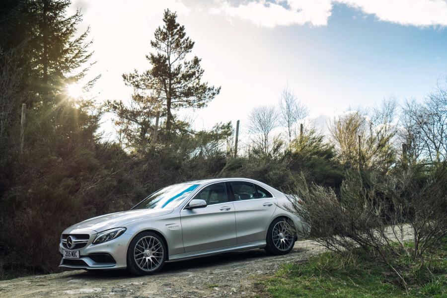  Mercedes-AMG C63 S 2015 года  (UK) (фото 28 из 30)